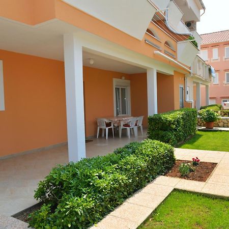 Apartments Cvito Novalja Bagian luar foto